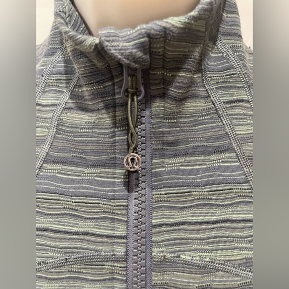Lululemon Define Jacket size 6 - Picture 4 of 9